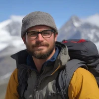 Derrick Franecki, Lead Senior Editor