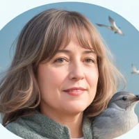 Yasmeen Hahn, Senior Expert Writer