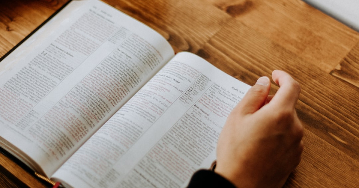 Inspirational Bible quotes for daily spiritual upliftment.