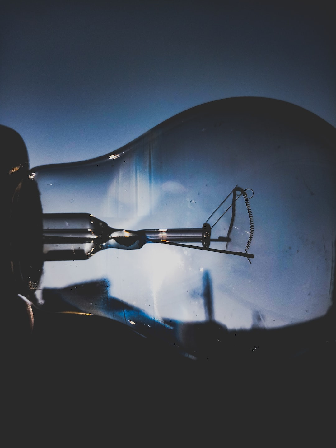 Art of writing engaging captions for content marketing.