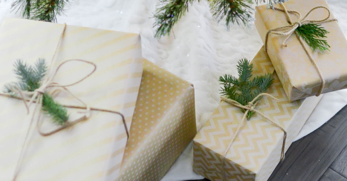 Thoughtful last-minute gifts for anniversary: A comprehensive guide.