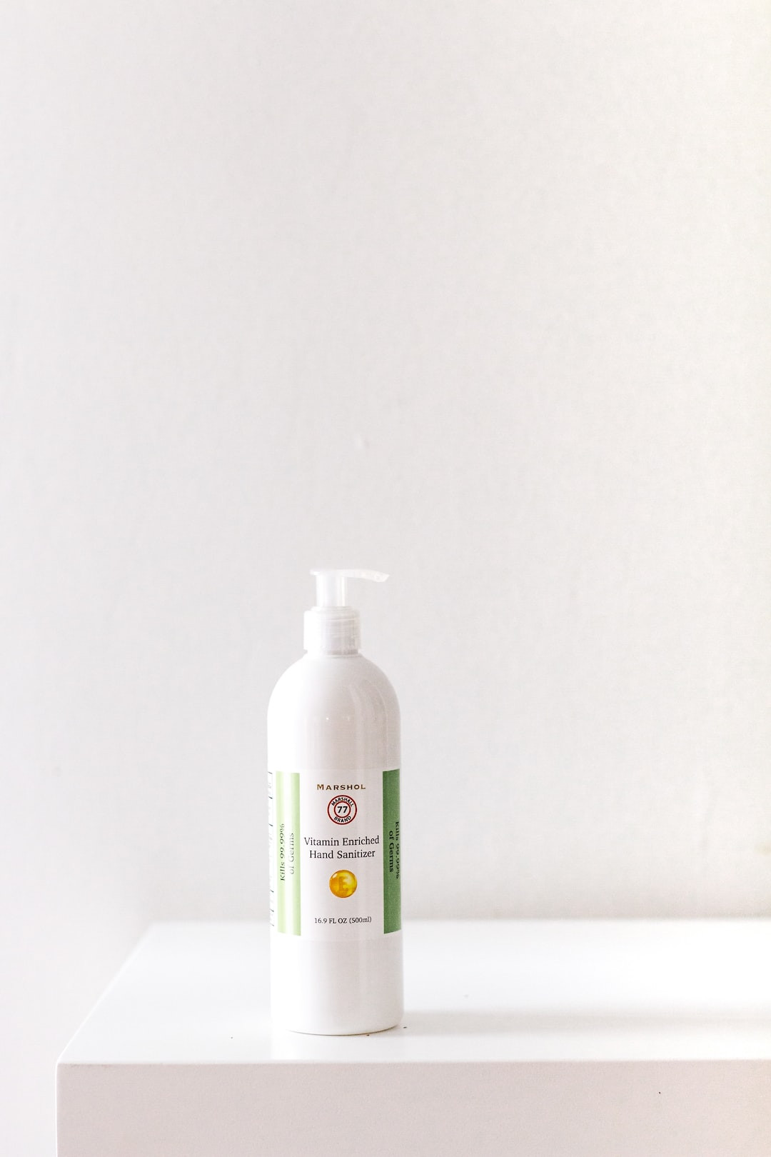 Tanning lotion for sun-kissed skin perfection - Hottie Tottie.