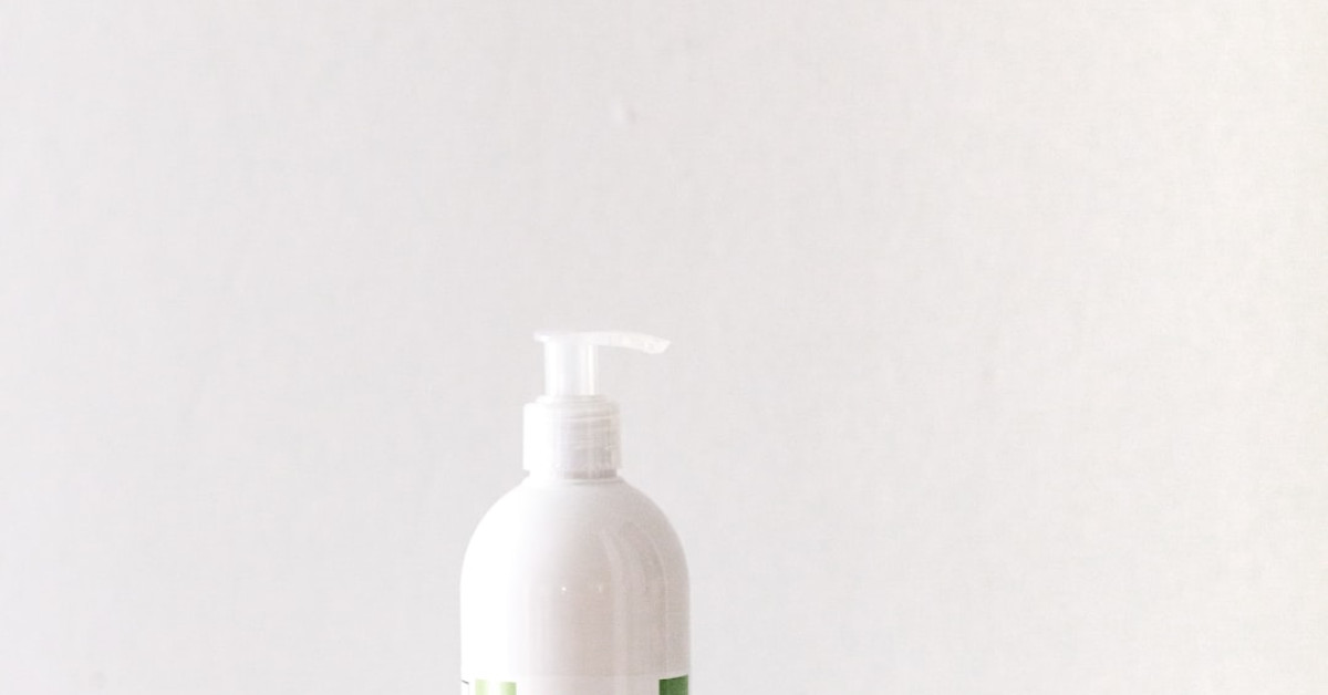 Tanning lotion for sun-kissed skin perfection - Hottie Tottie.