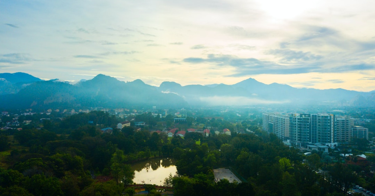 Top 7 concealers for effective pimple coverage comparison chart.