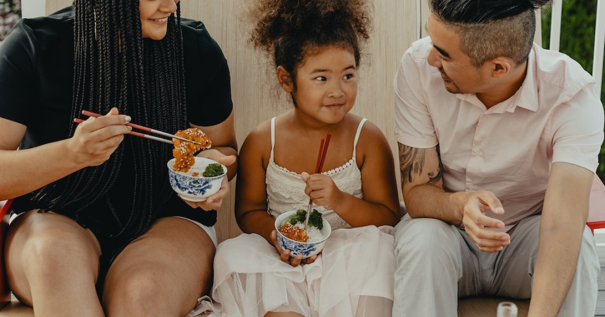 Broccoli illustration showcasing its nutritional benefits.