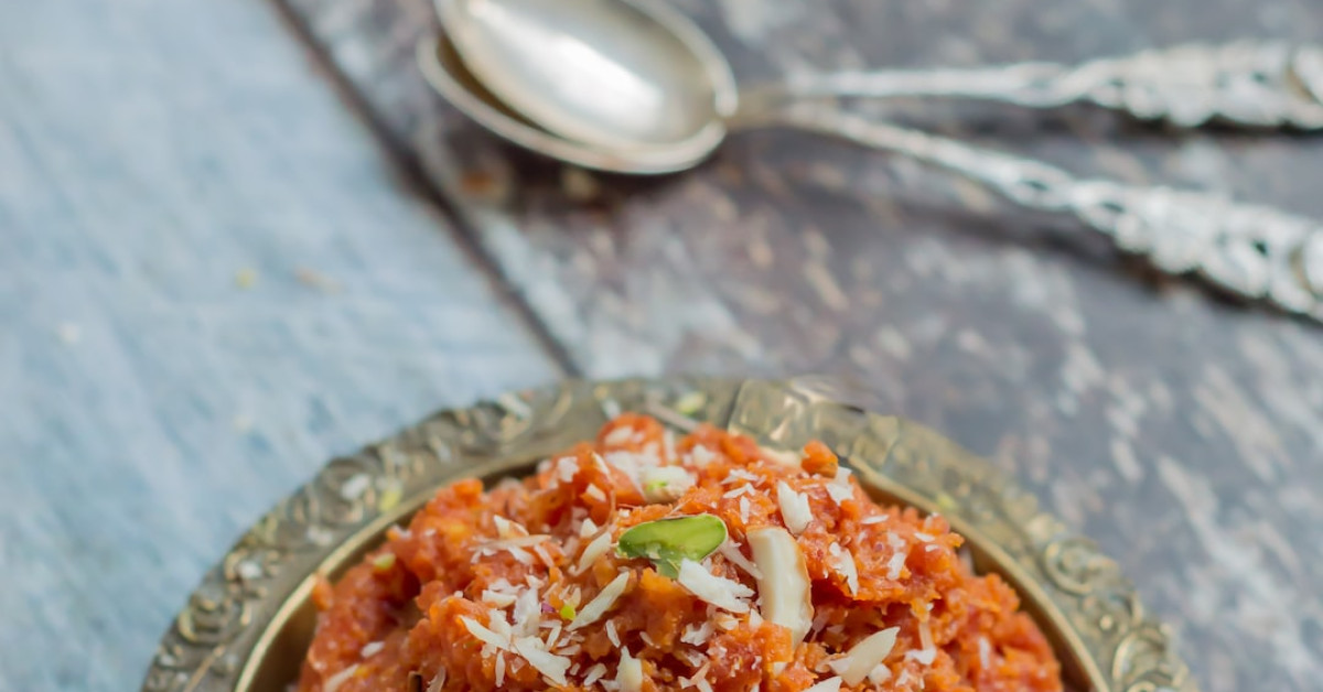 Chickens pecking mango pieces - Is it safe for hens?