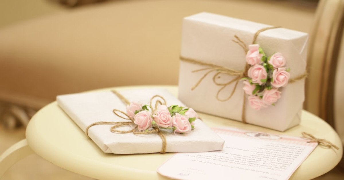 17th Anniversary Gifts Guide for Timeless Love Celebration