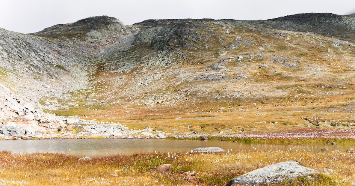 Guide to selecting the best KKK hiking boots for trails