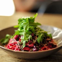 Top 5 arugula substitutes for salads and recipes infographic. Top 5 arugula substitutes for salads and recipes infographic.