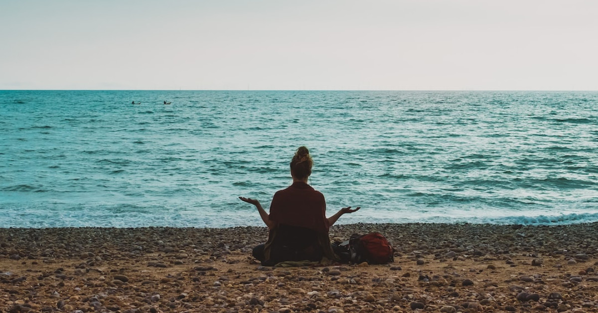 Explore meditation and holistic healing through freediving - Image Description