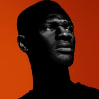 Diver entering water illustrating safety for Split Face dive accident. Diver entering water illustrating safety for Split Face dive accident.