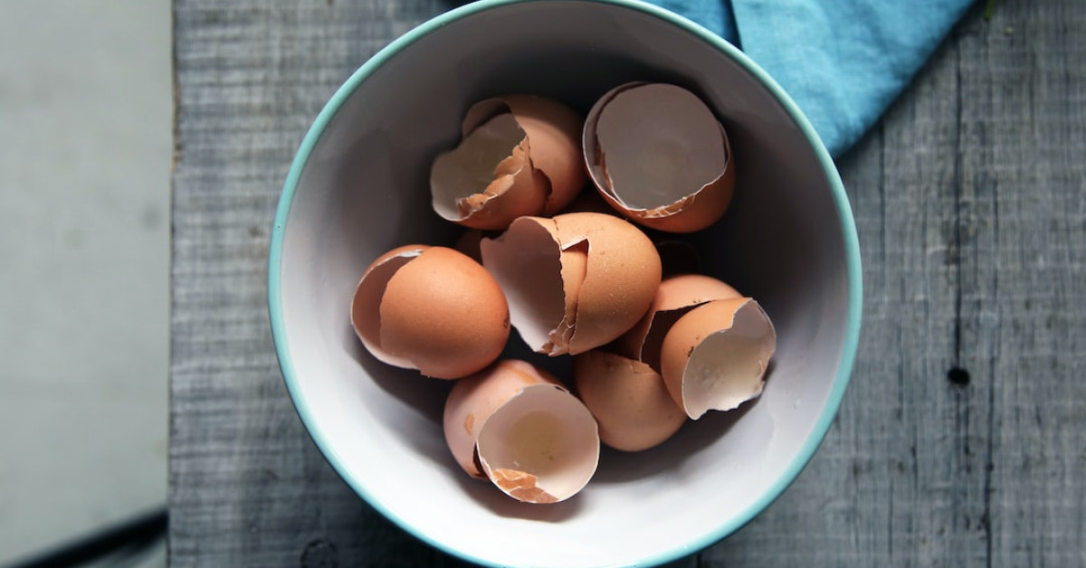 Quality replacement bowls for Crock-Pot on wooden surface.