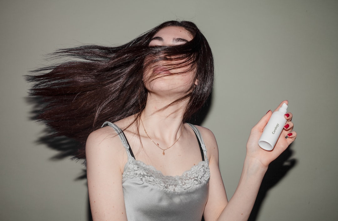 Top 10 Conditioners for Dry Hair Guide Cover Image.