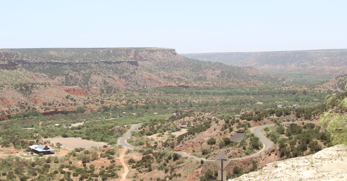 Guide to freeing GMC Canyon from difficult hiking trail.