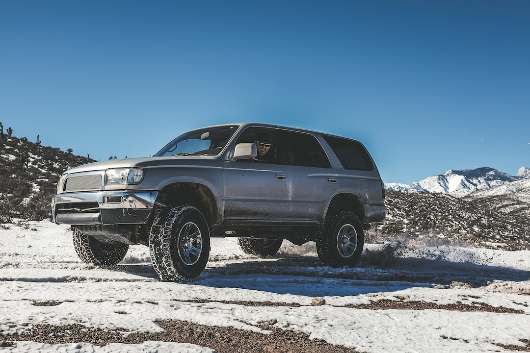 2024 Top Electric SUVs Guide Cover Image