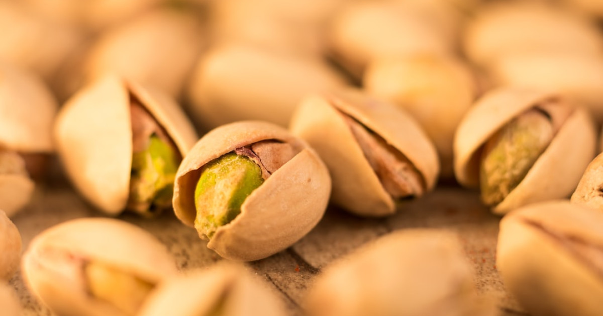 G-Fuel vs Coffee infographic comparison for energy boost.