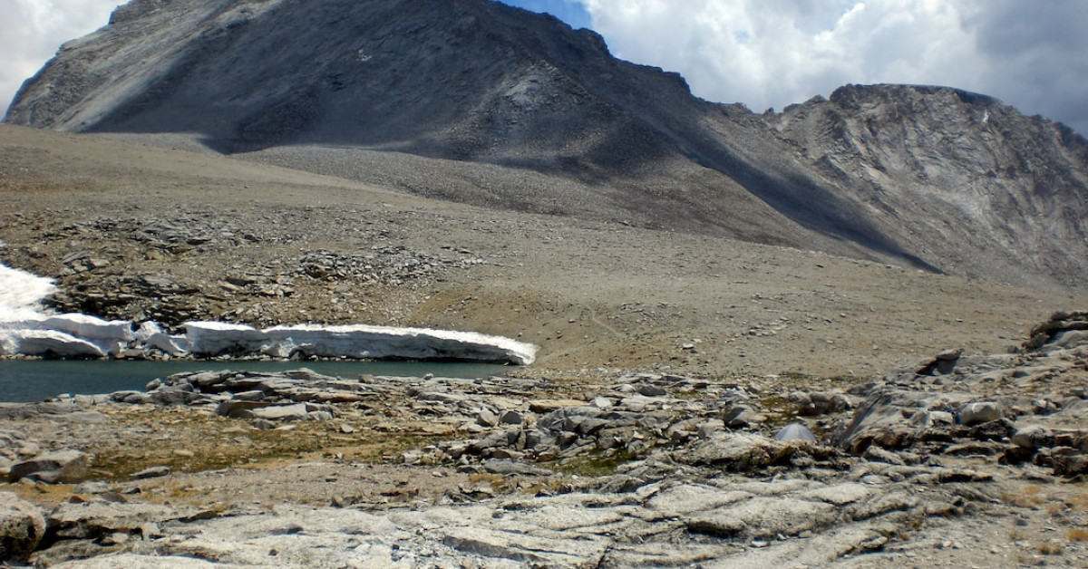 Ground turkey egg roll bowl with fresh vegetables.