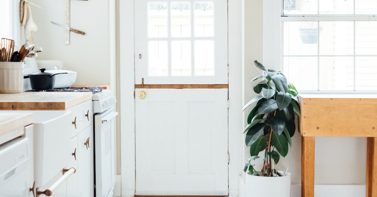 Hyatt hotel brands comparison for budget-friendly, comfortable stays.