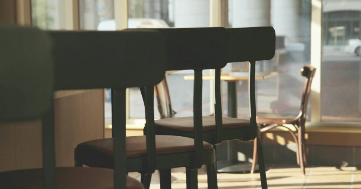 Starbucks Skinny Vanilla Latte on table - Low Calorie Drink