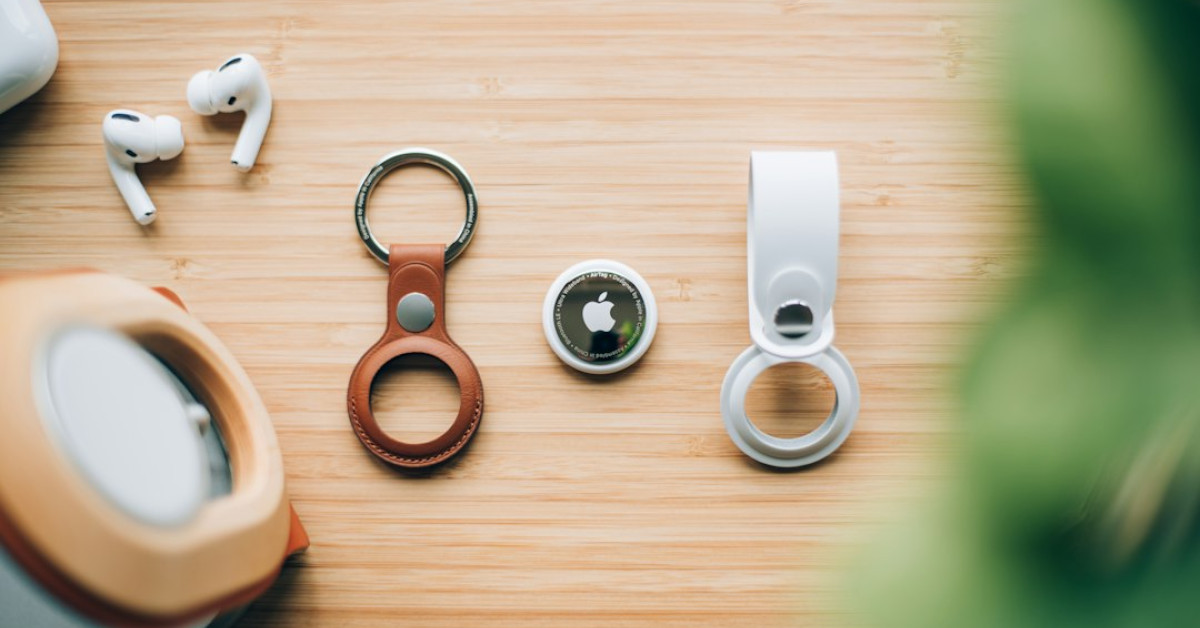 No-bake cinnamon apple date bars on a wooden board.