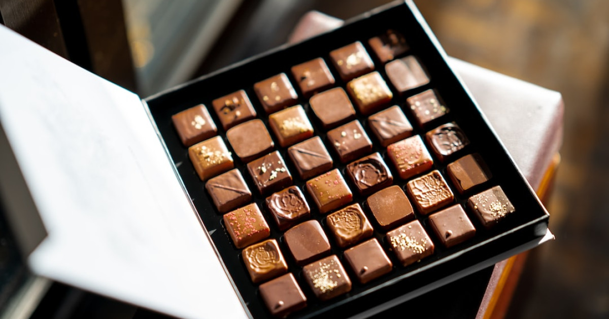 Irresistible homemade chocolate chip cookie close-up.
