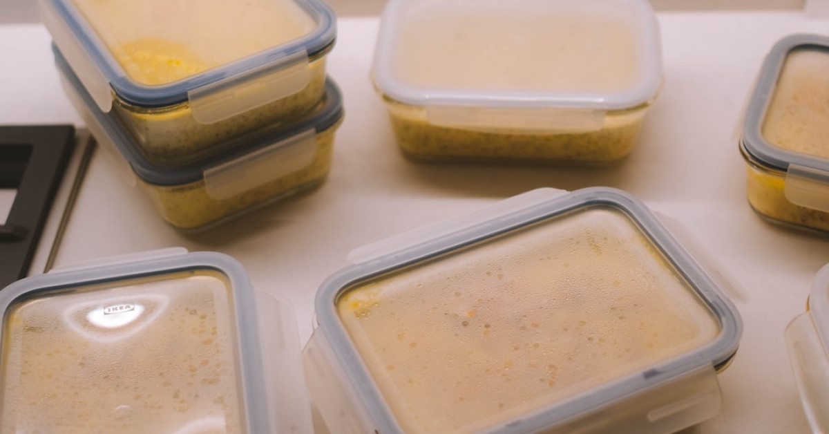 Guide to meal prepping with fresh vegetables and fruits.