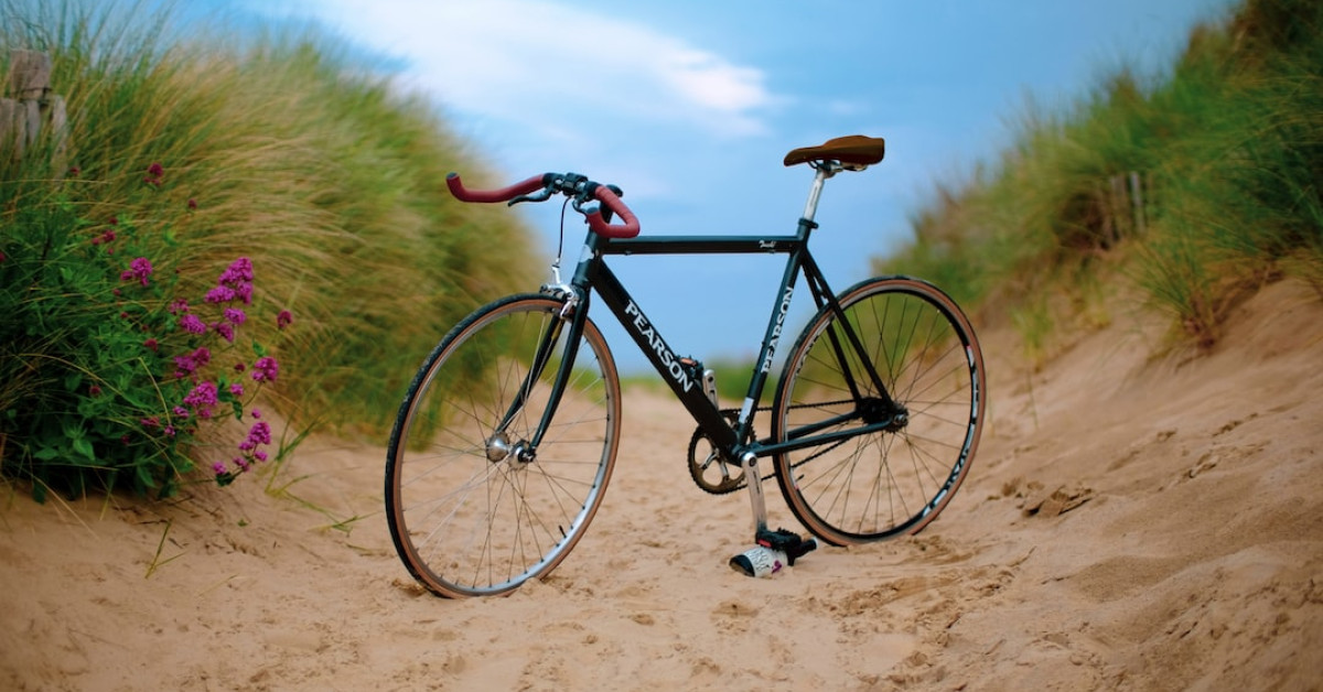 Expert bicycle brake adjustment tutorial illustration