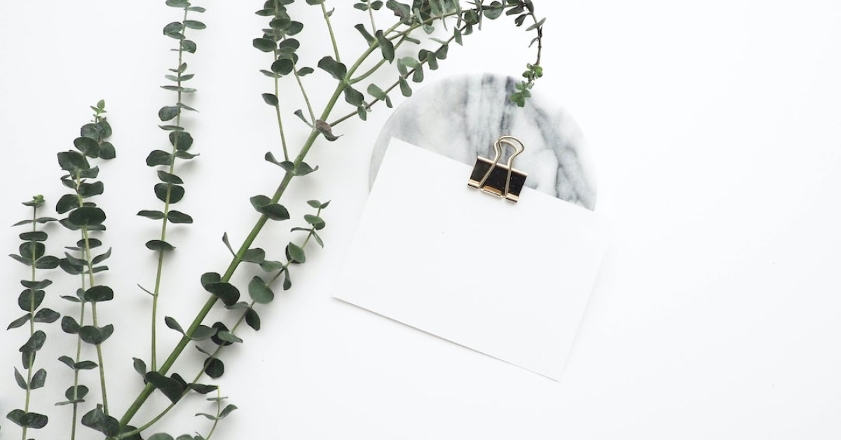 Vegetarian smoked brisket on wooden table