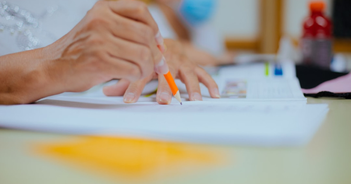 Solving and graphing inequalities tutorial illustration.