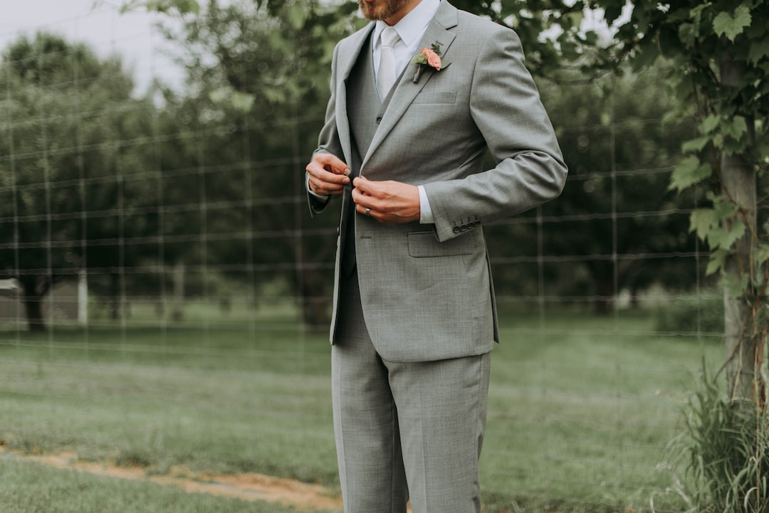 Stylish groom outfits for men's wedding suits - elevate your style!