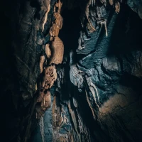 Navigating the Depths: Essential Techniques for Successful Cave Diving. Navigating the Depths: Essential Techniques for Successful Cave Diving.