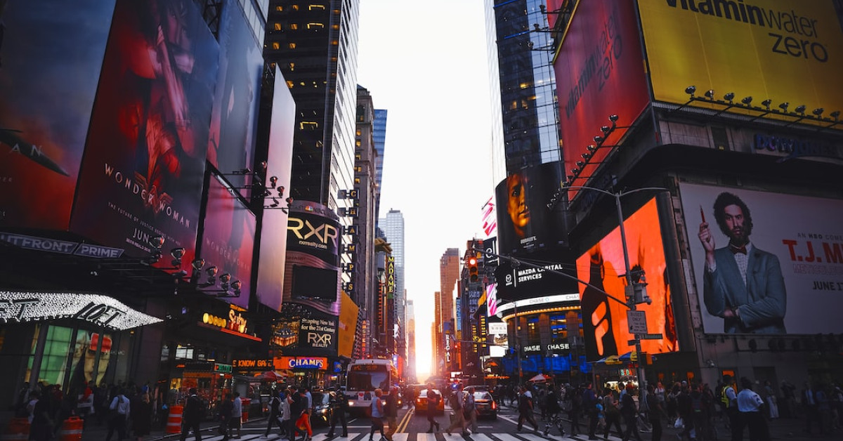 Discover new depths with 43 advanced diving techniques.