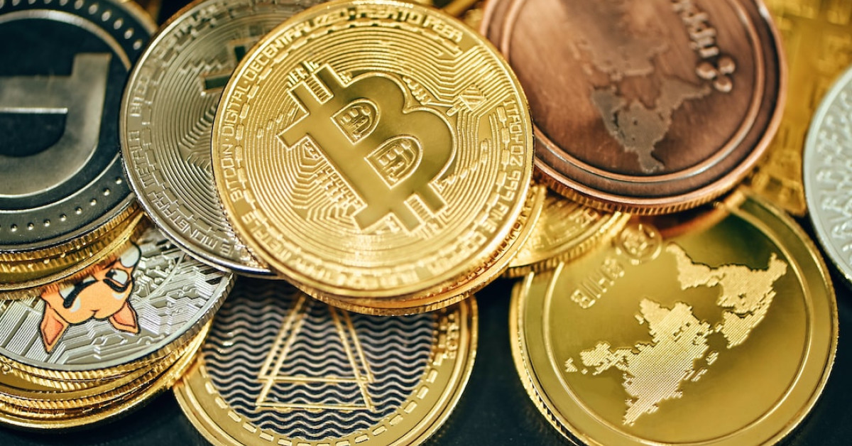 Wealth management alerts on phone from Ottr Finance.