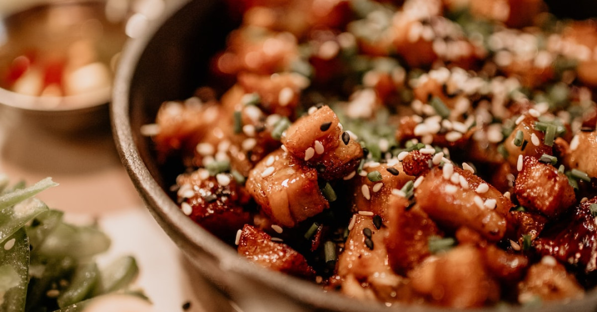 Teriyaki bowl with fresh vegetables and succulent chicken.
