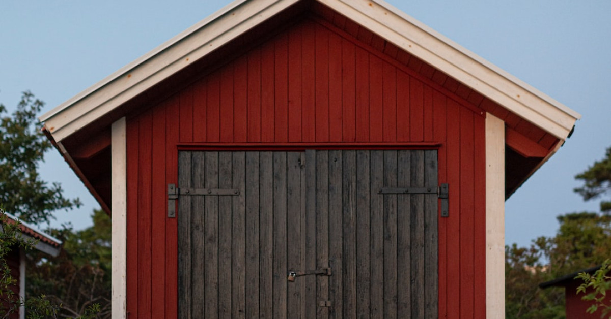 Healthy recipes book cover for weight loss with food images.