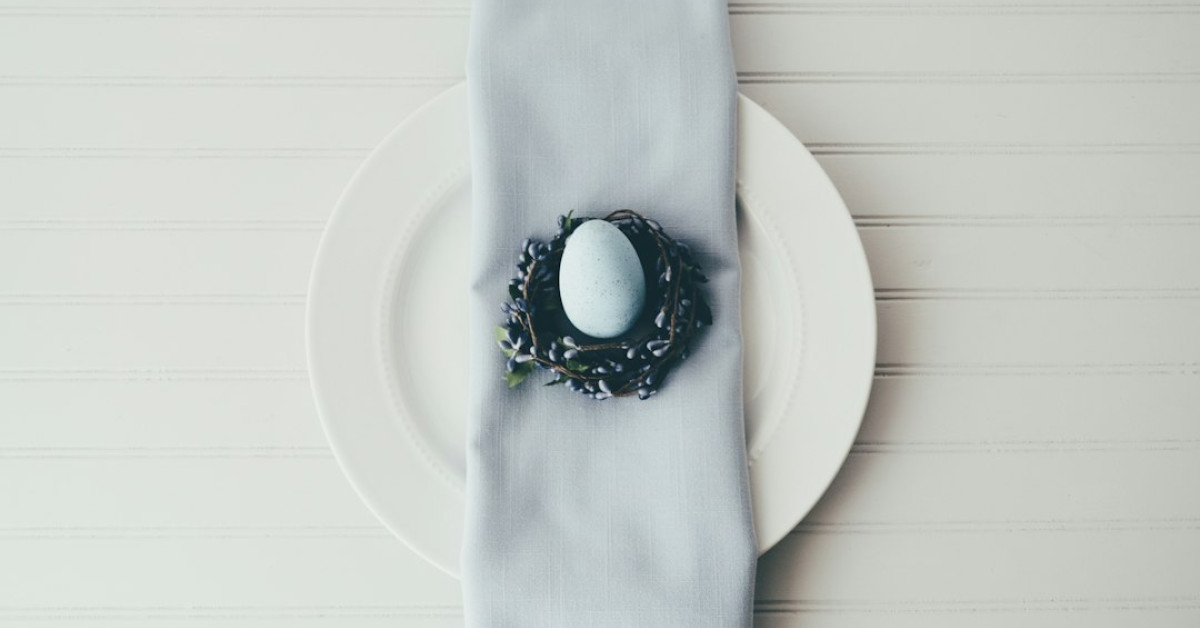 Keto-friendly egg roll in a bowl dish.