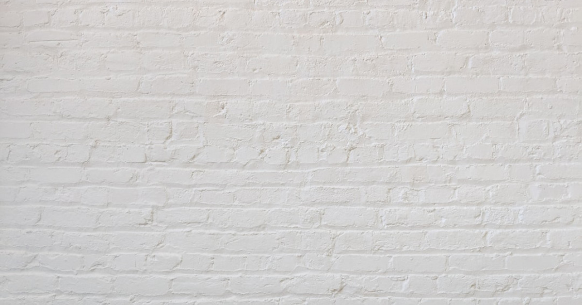 Tesla EV charging: Wall Connector versus NEMA 14-50 outlet comparison.