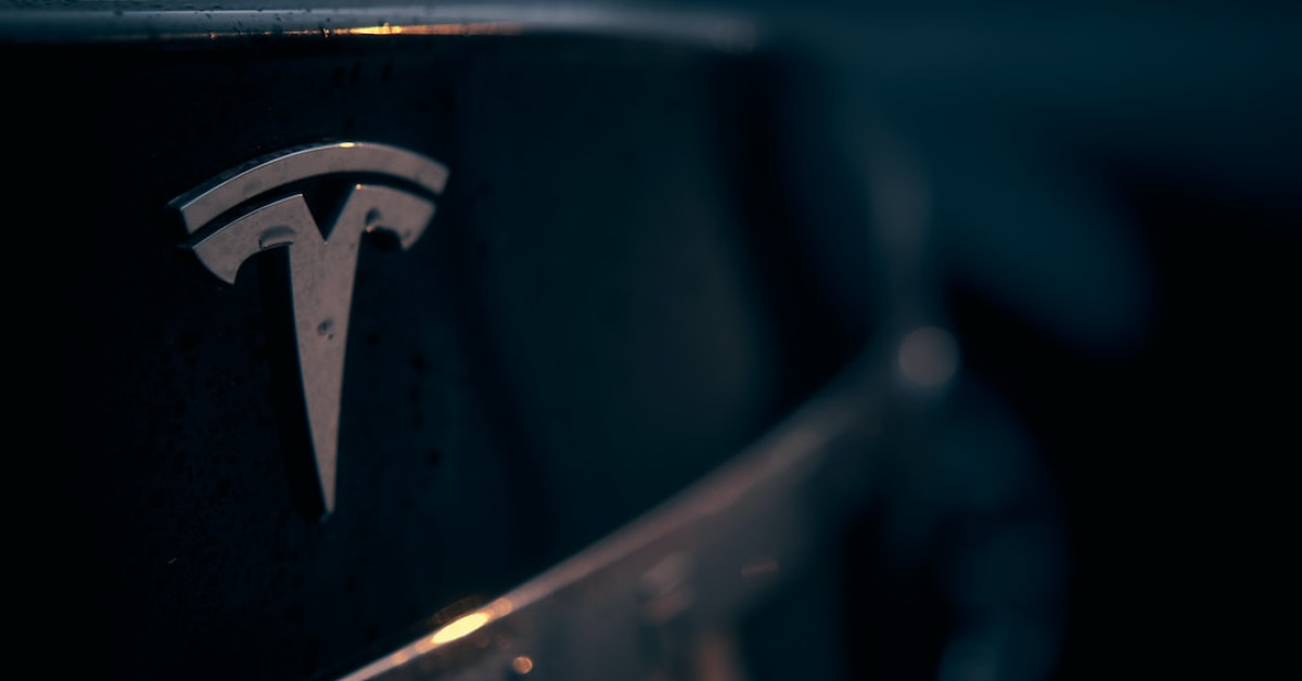 Tesla car software update frozen at 60% troubleshooting guide.