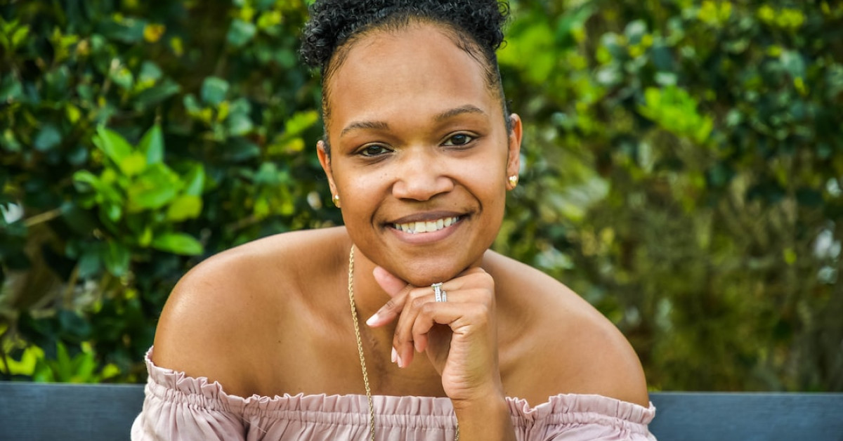 Elizabeth Flair smiling post-fame in candid portrait