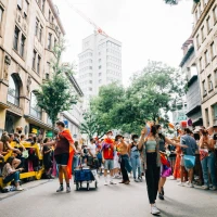 Image of Jonathan Groff with his boyfriend, revealing his identity. Image of Jonathan Groff with his boyfriend, revealing his identity.