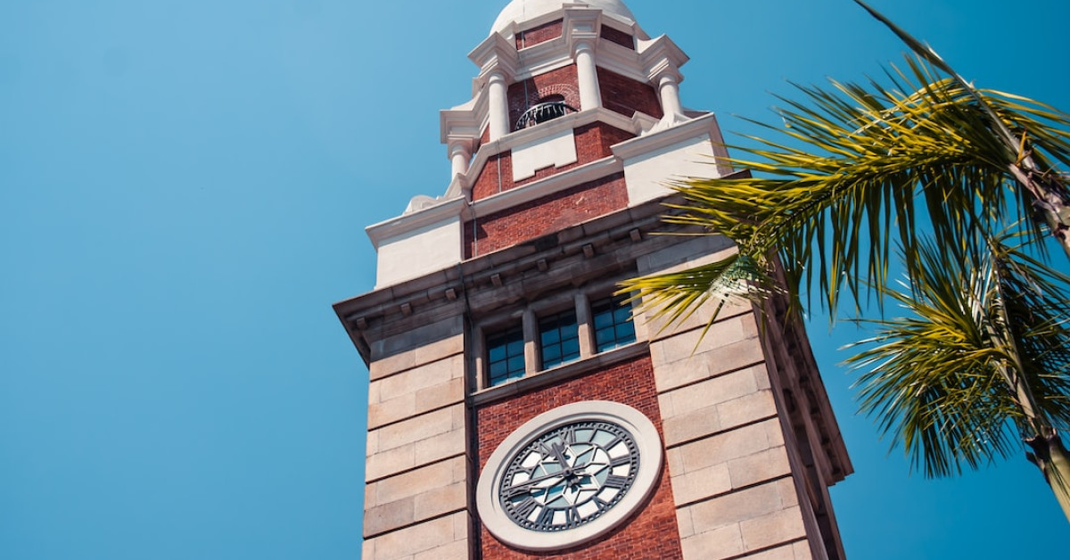 Ultimate guide to anniversary clocks - accessible and SEO-friendly.