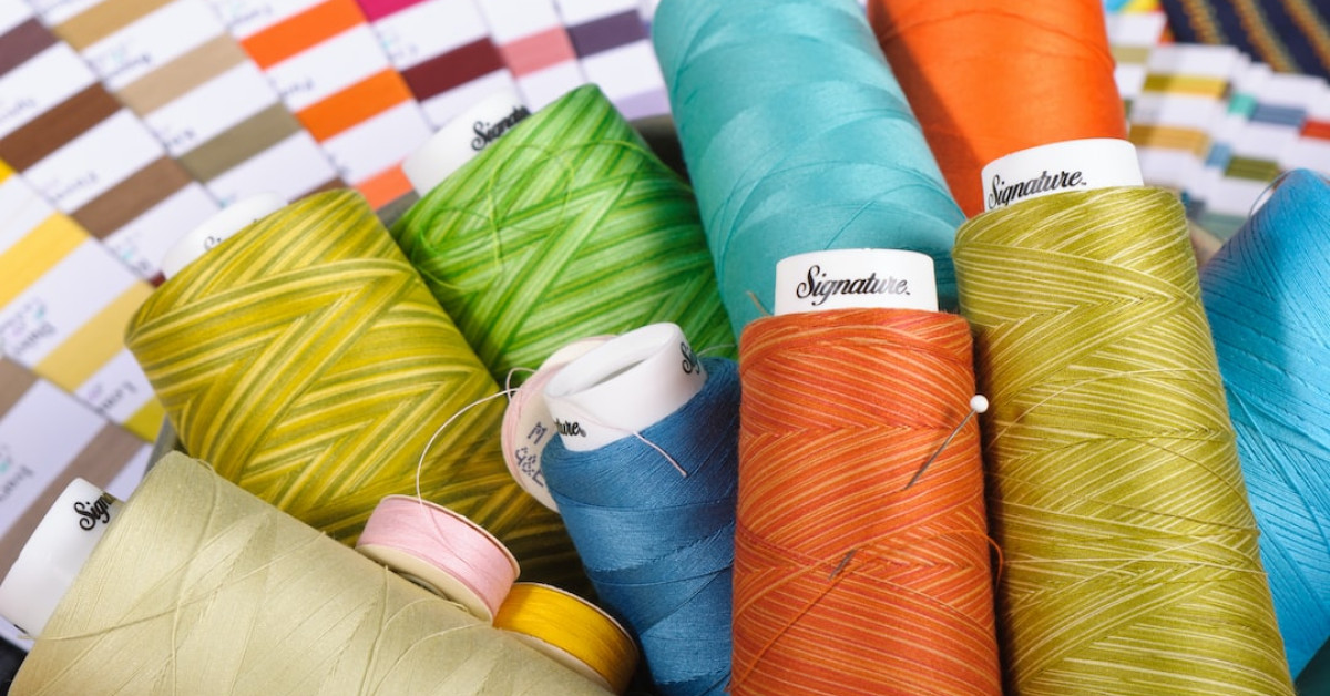 TNT crafting recipe, food presentation with explosive flavor theme.