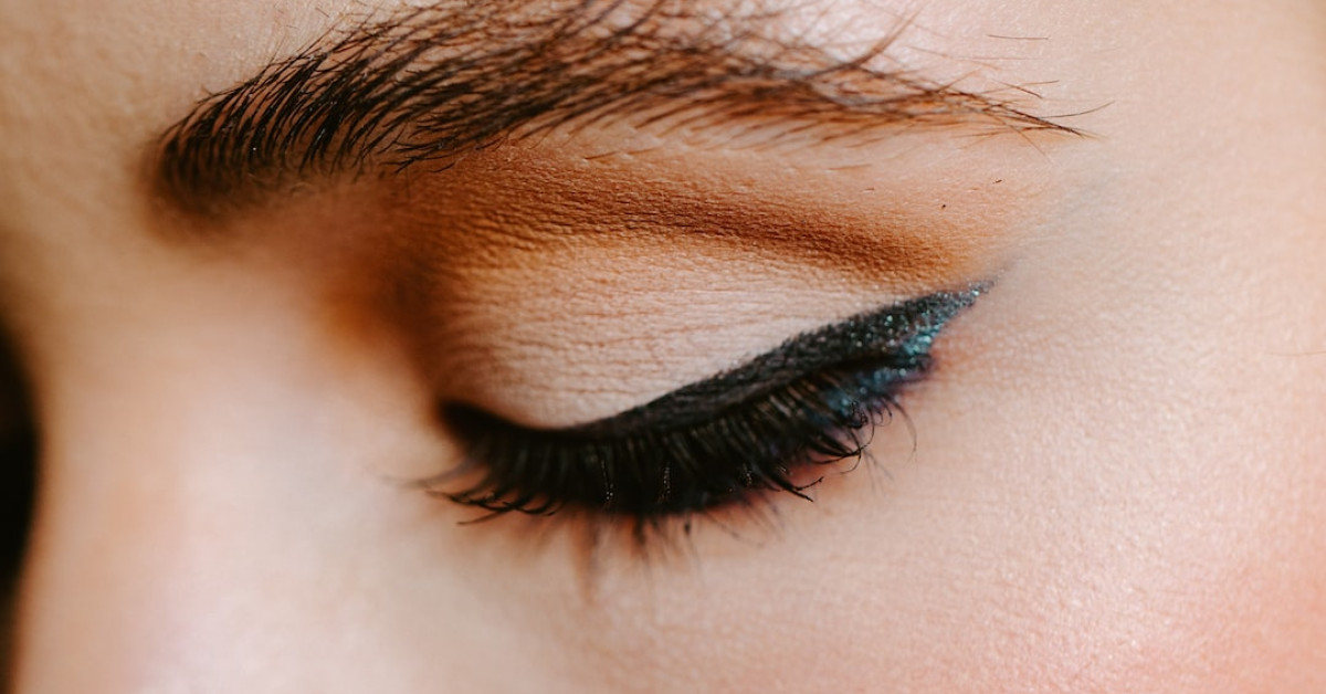 Top 10 makeup products to cover tattoos efficiently.