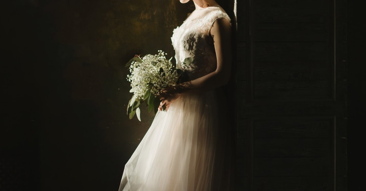 Anniversary gifts guide for surprising your wife thoughtfully.