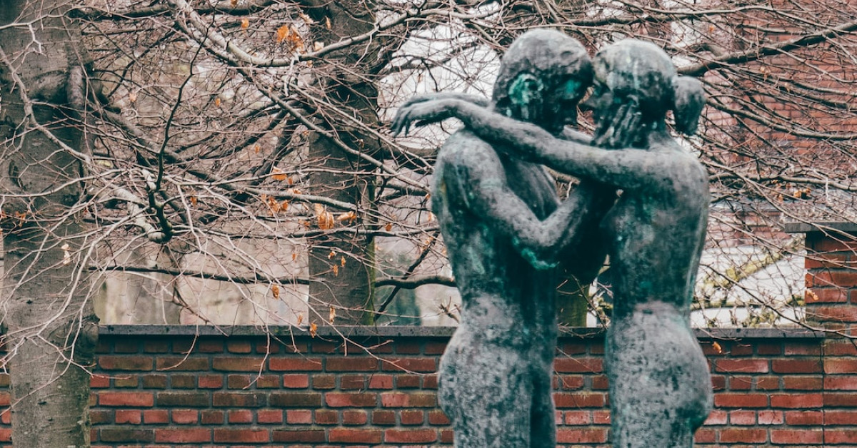 Romantic anniversary gifts for her