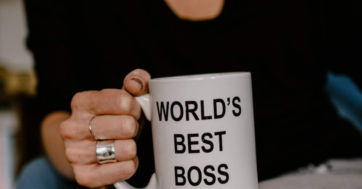 Inspirational leadership quotes for self-improvement and motivation.