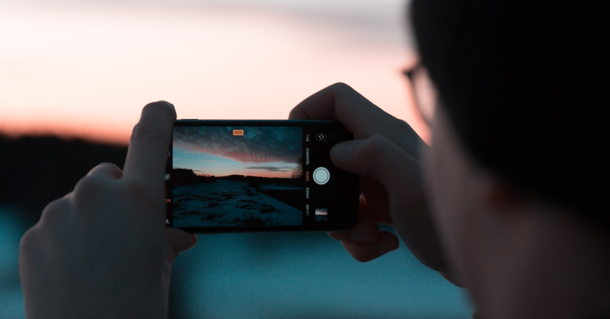 Guide to phone bundles with free tablet bonus offer.