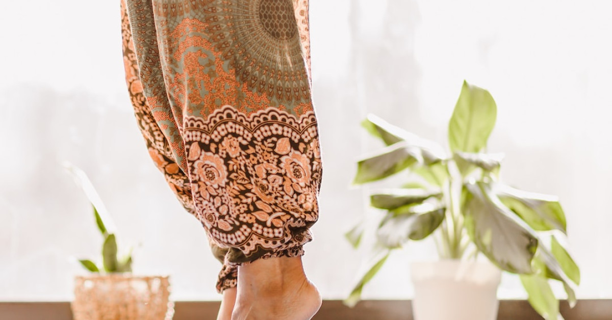 Cyclist shaving legs for better performance and comfort.