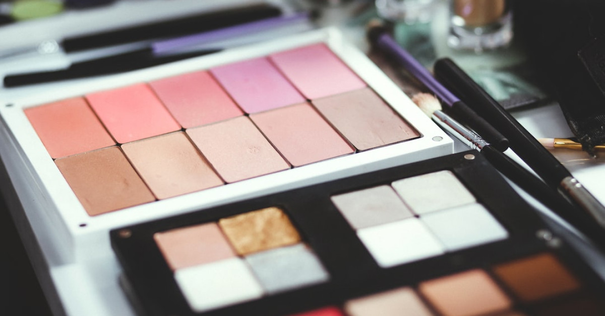 Top 10 Best Setting Sprays for Long-Lasting Makeup.