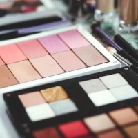 Top 10 Best Setting Sprays for Long-Lasting Makeup. Top 10 Best Setting Sprays for Long-Lasting Makeup.